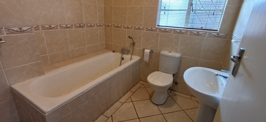 9 Bedroom Property for Sale in Bethlehem Free State